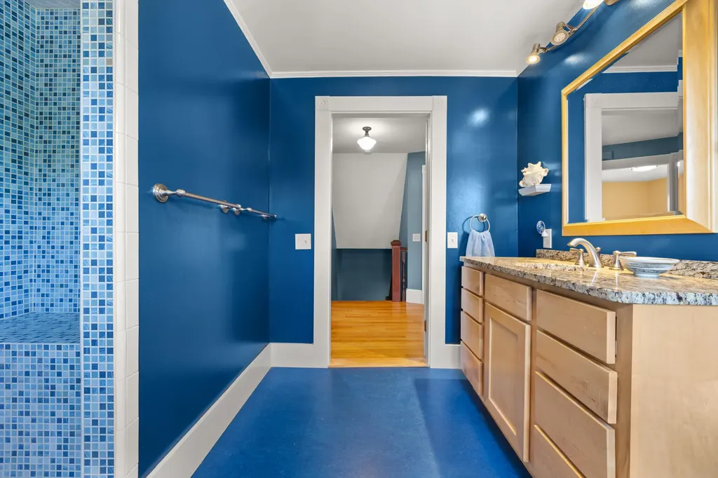 212 Main Street Orono ME 04473