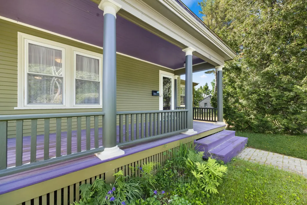 212 Main Street Orono ME 04473