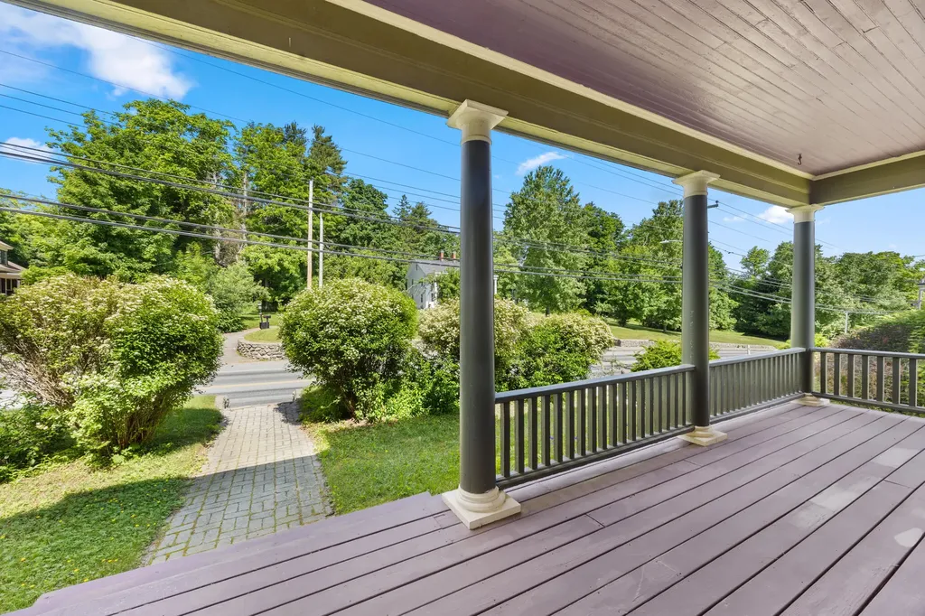 212 Main Street Orono ME 04473