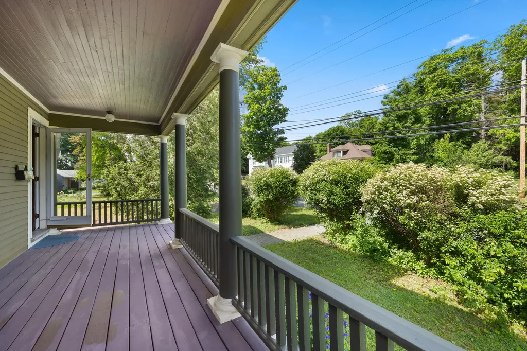 212 Main Street Orono ME 04473