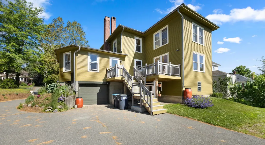212 Main Street Orono ME 04473