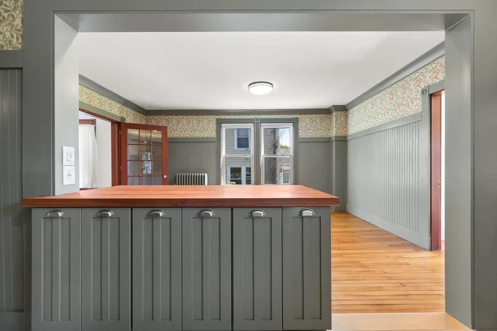 212 Main Street Orono ME 04473