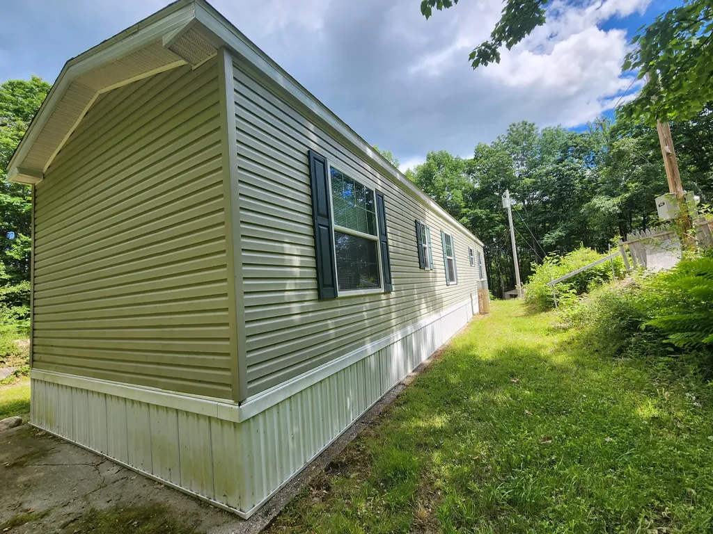 104 Bailey Road Minot ME 04258