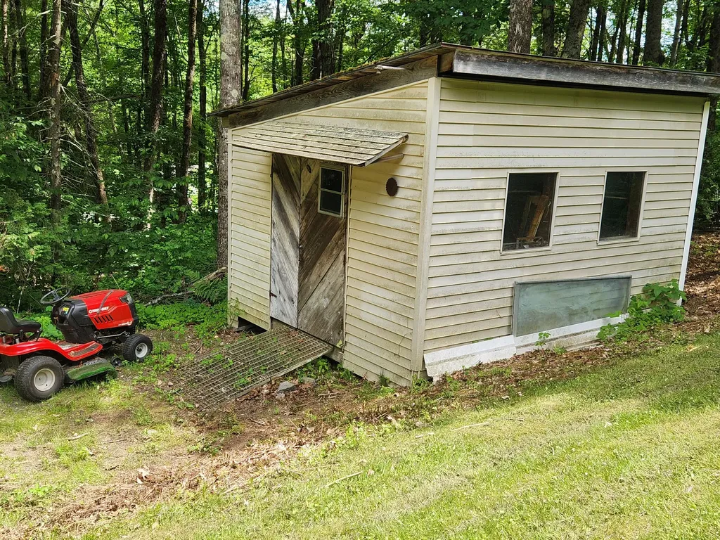 104 Bailey Road Minot ME 04258