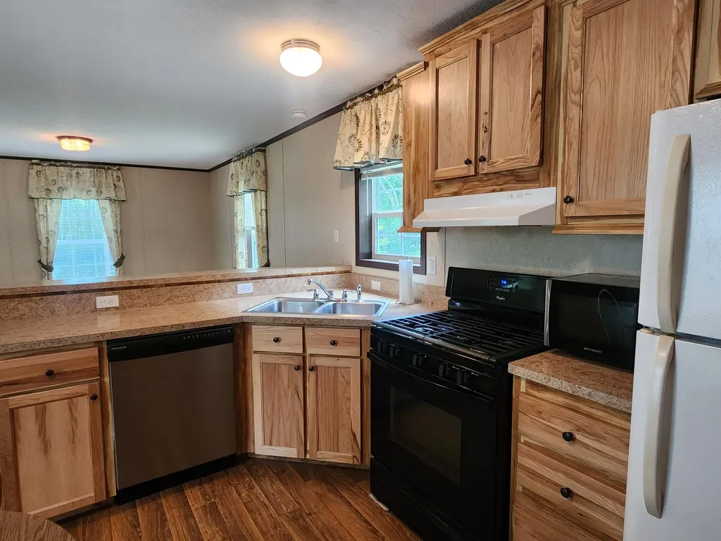 104 Bailey Road Minot ME 04258