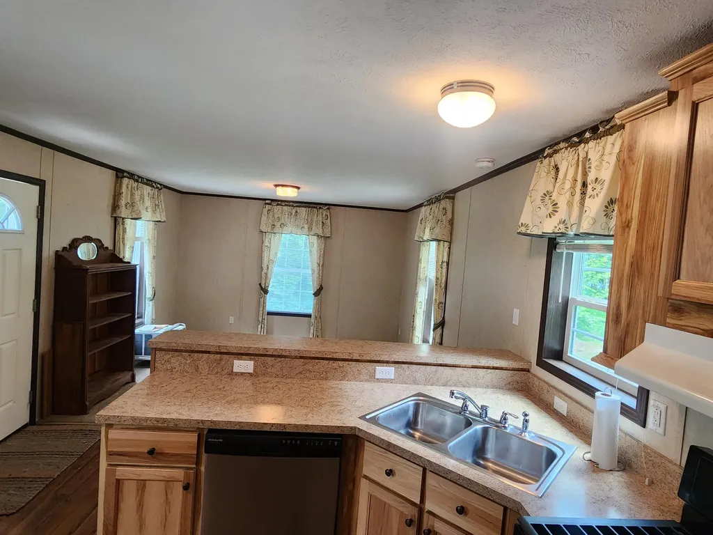 104 Bailey Road Minot ME 04258