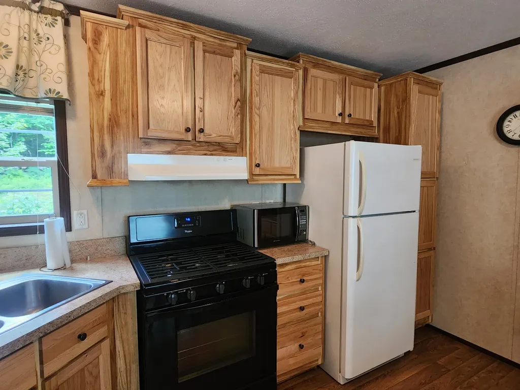 104 Bailey Road Minot ME 04258