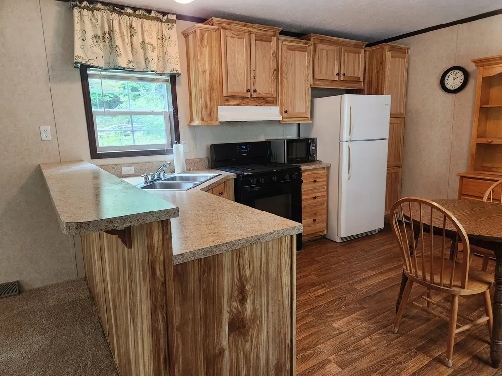 104 Bailey Road Minot ME 04258