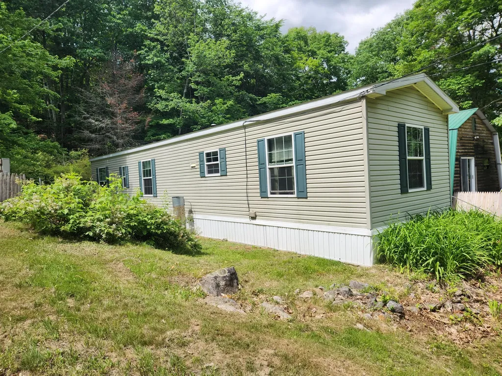 104 Bailey Road Minot ME 04258