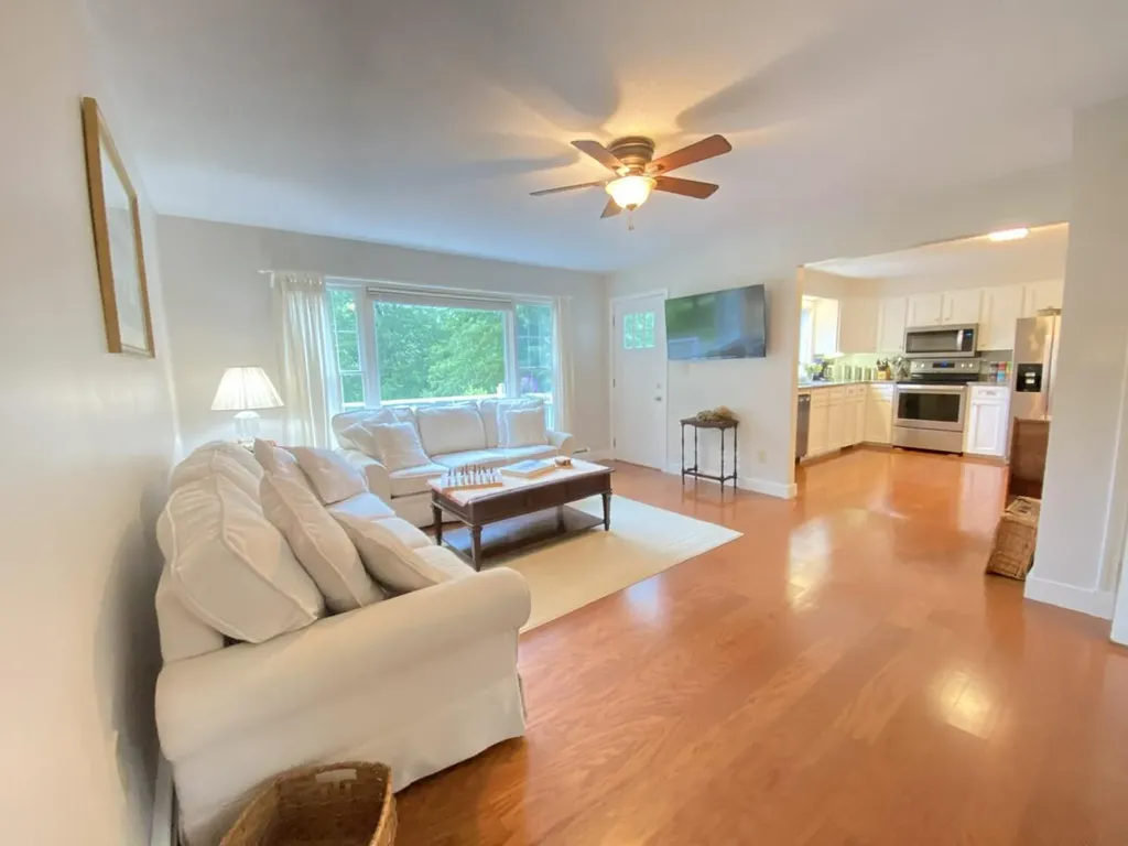 22 Old County Road Damariscotta ME 04543