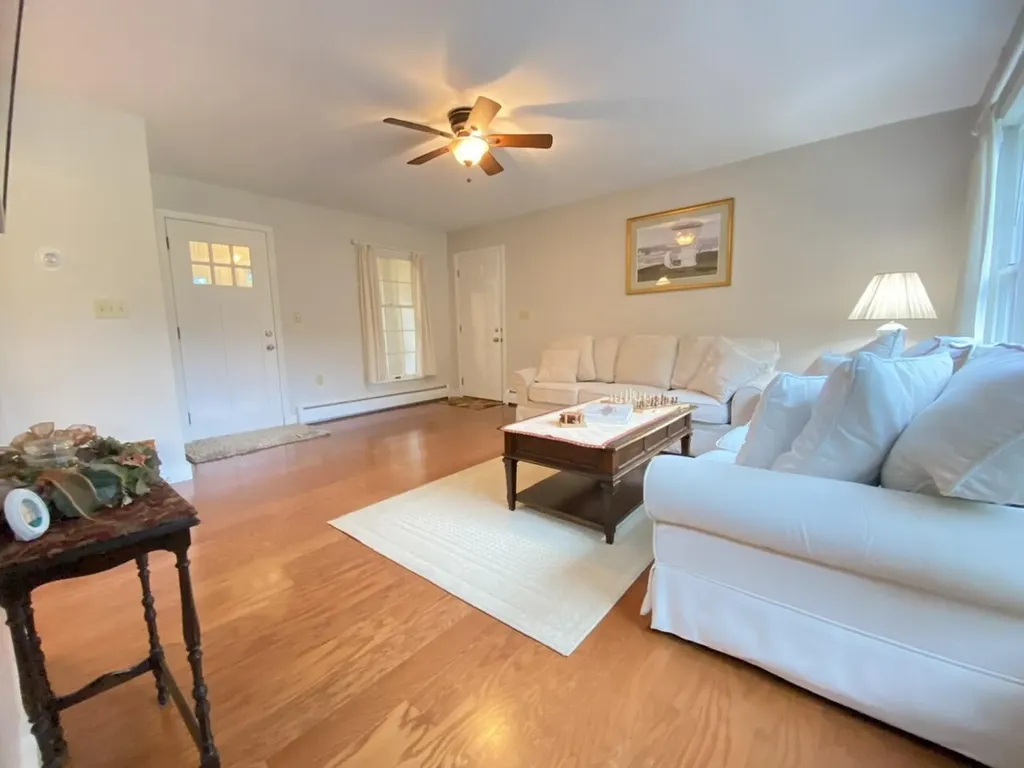 22 Old County Road Damariscotta ME 04543