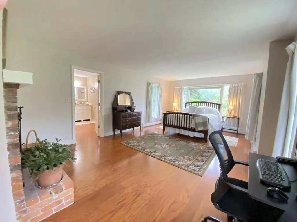 22 Old County Road Damariscotta ME 04543