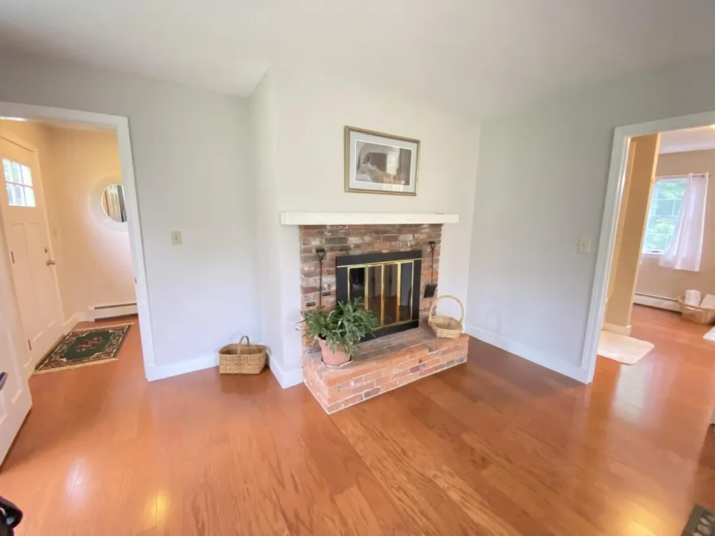 22 Old County Road Damariscotta ME 04543