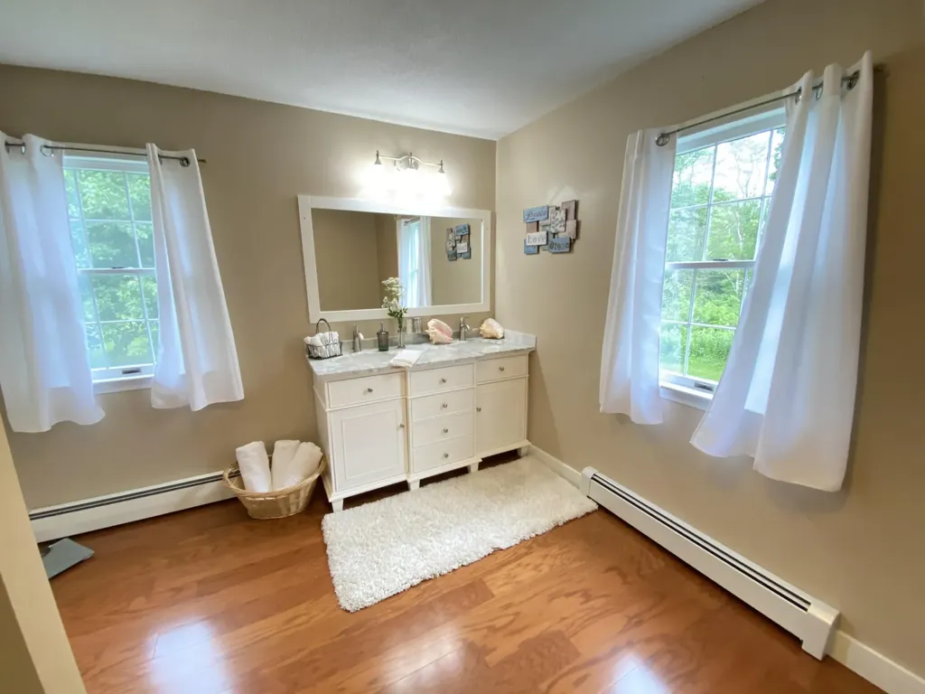 22 Old County Road Damariscotta ME 04543