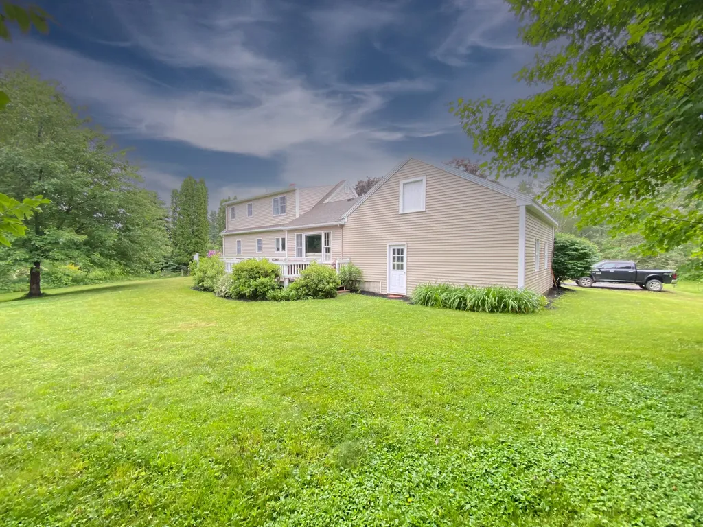 22 Old County Road Damariscotta ME 04543