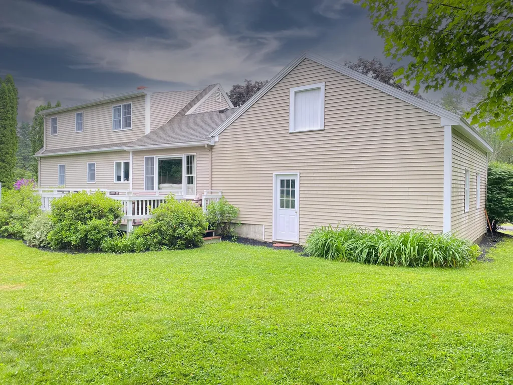 22 Old County Road Damariscotta ME 04543