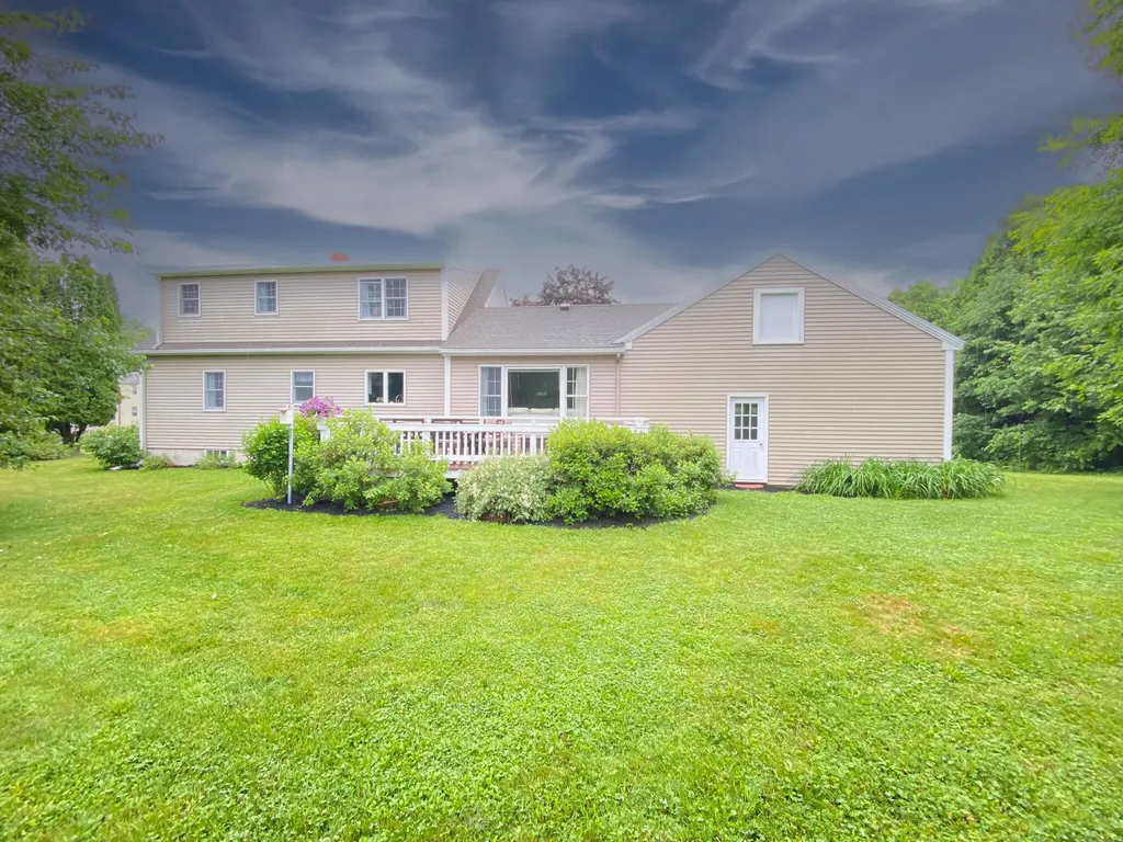 22 Old County Road Damariscotta ME 04543
