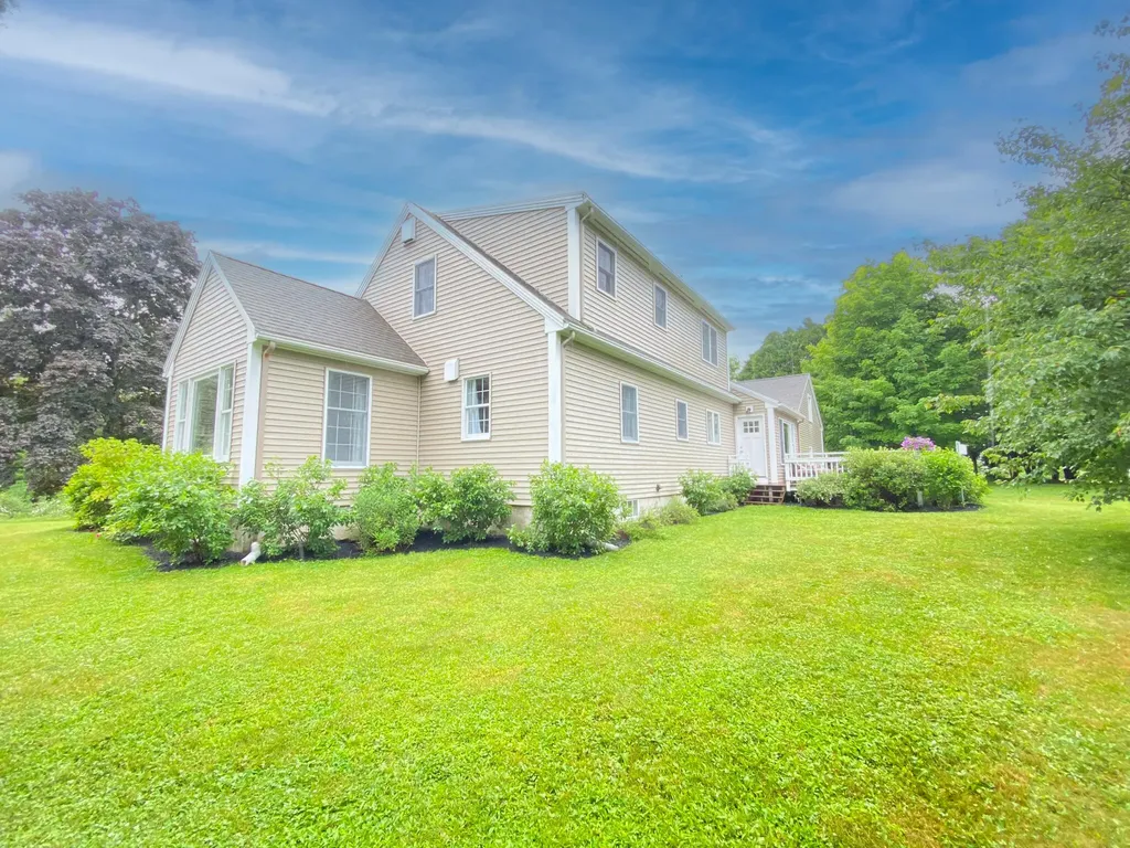 22 Old County Road Damariscotta ME 04543