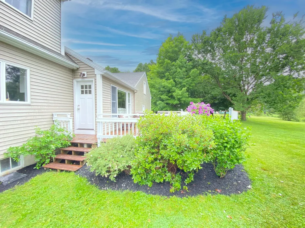22 Old County Road Damariscotta ME 04543
