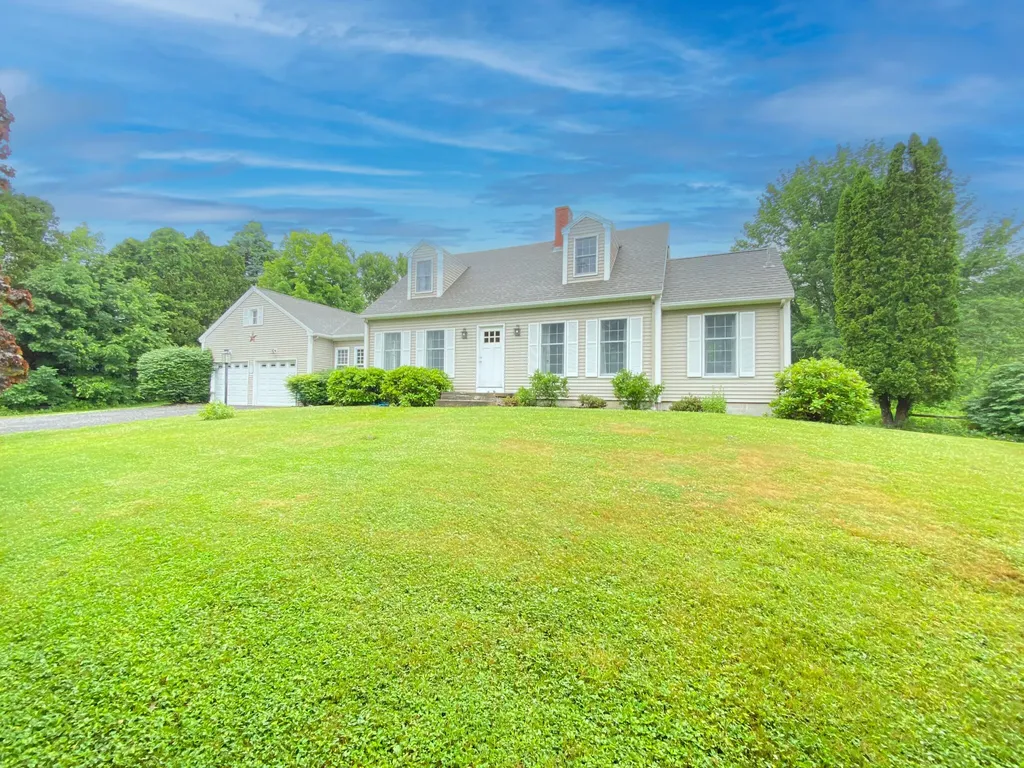 22 Old County Road Damariscotta ME 04543