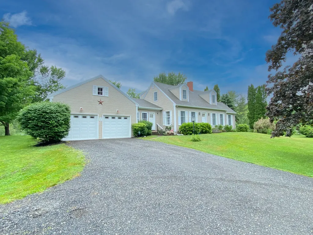 22 Old County Road Damariscotta ME 04543