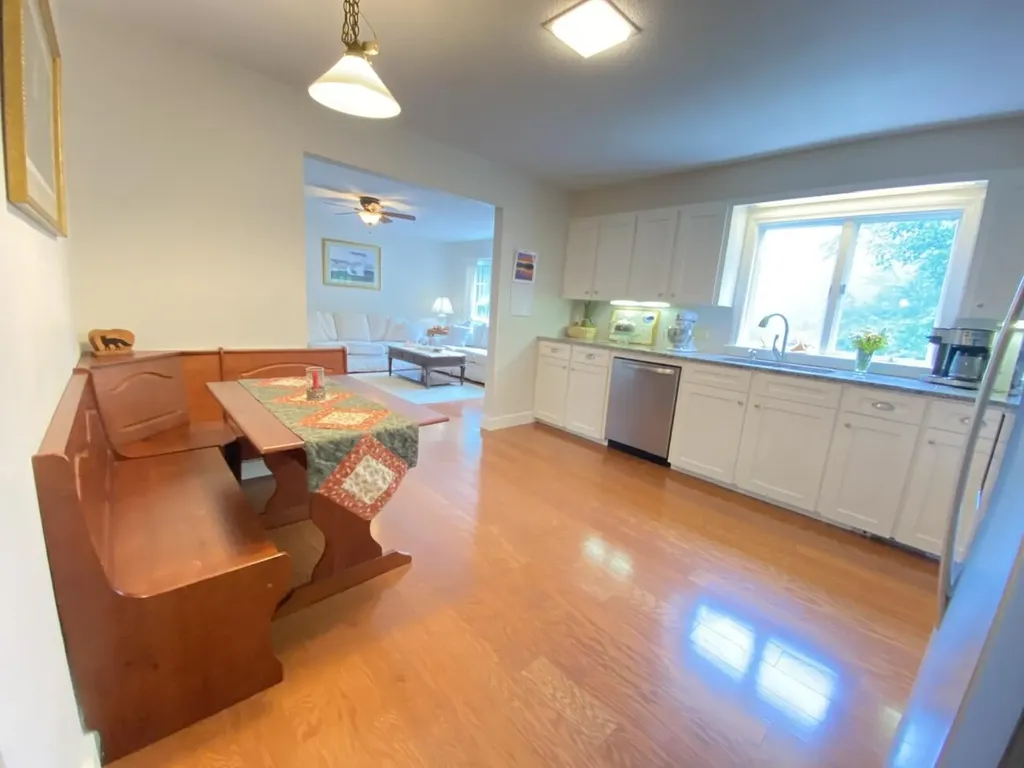 22 Old County Road Damariscotta ME 04543