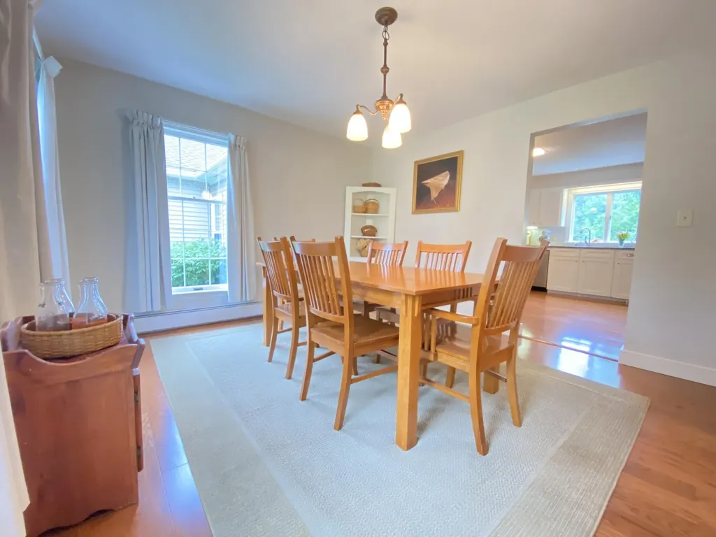 22 Old County Road Damariscotta ME 04543