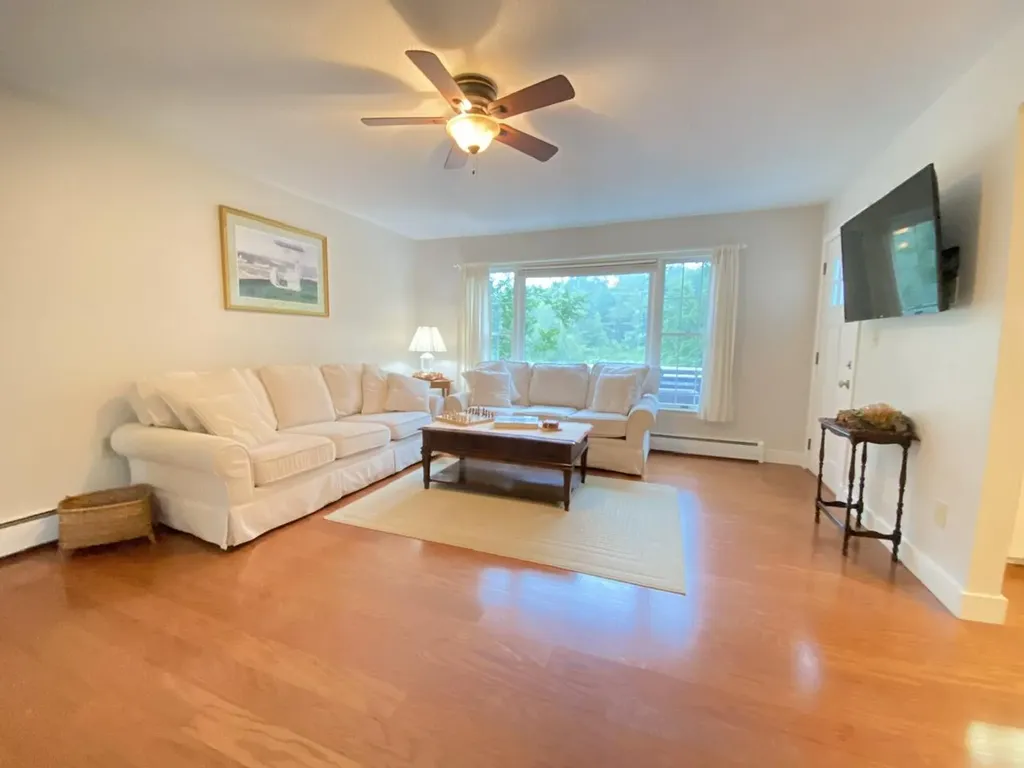22 Old County Road Damariscotta ME 04543