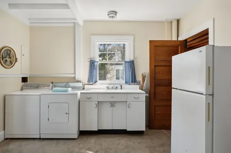 93 Beach Avenue Kennebunk ME 04043