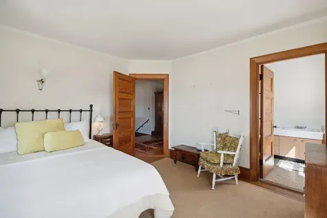 93 Beach Avenue Kennebunk ME 04043