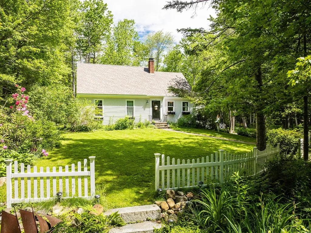 6 Seaport Drive Rockport ME 04856