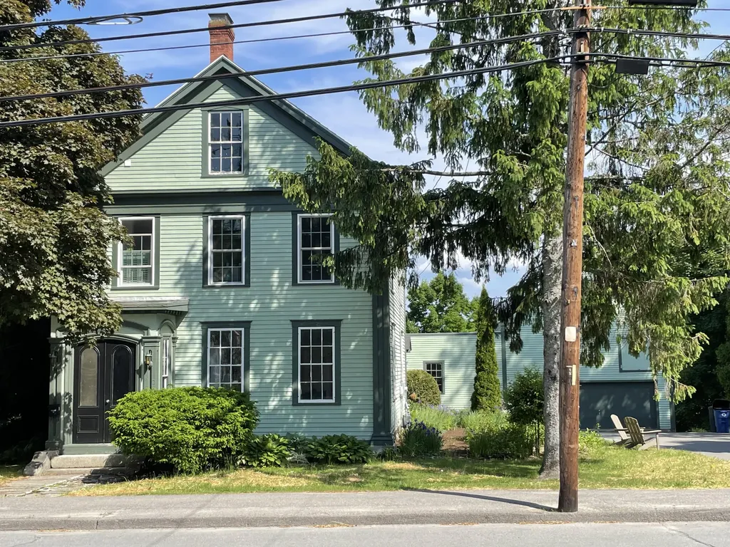 92 Main Street Orono ME 04473