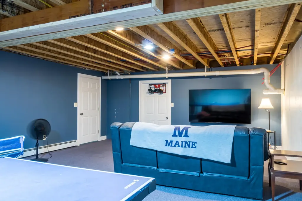27 Ericas Way Kennebunk ME 04043