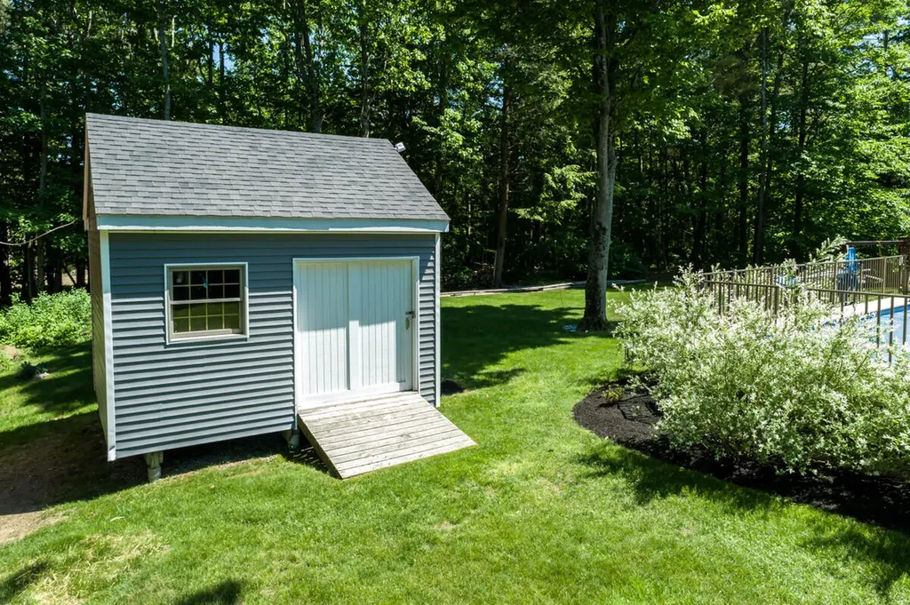 27 Ericas Way Kennebunk ME 04043