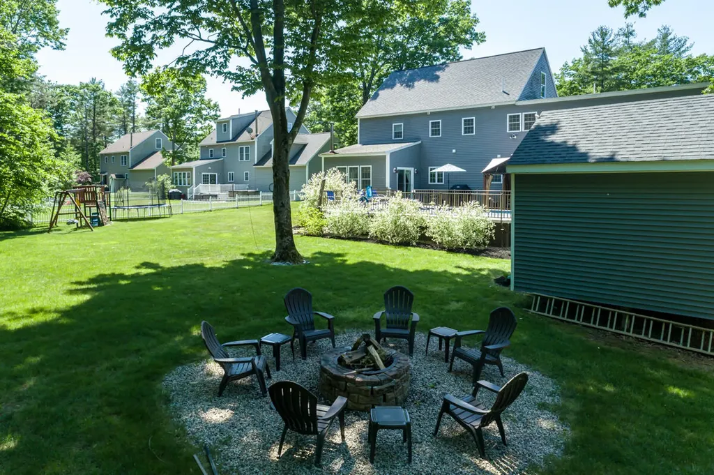 27 Ericas Way Kennebunk ME 04043