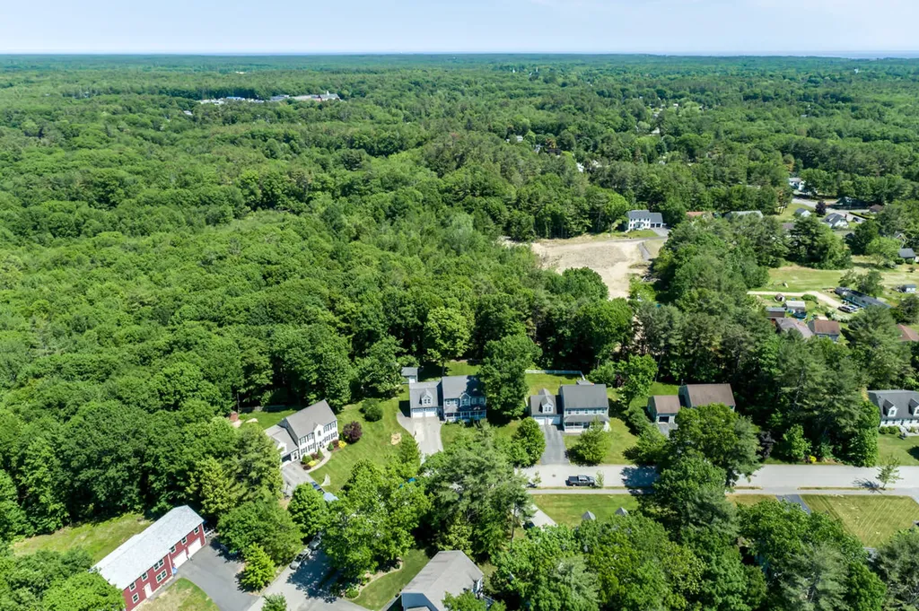 27 Ericas Way Kennebunk ME 04043