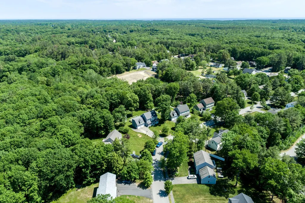27 Ericas Way Kennebunk ME 04043