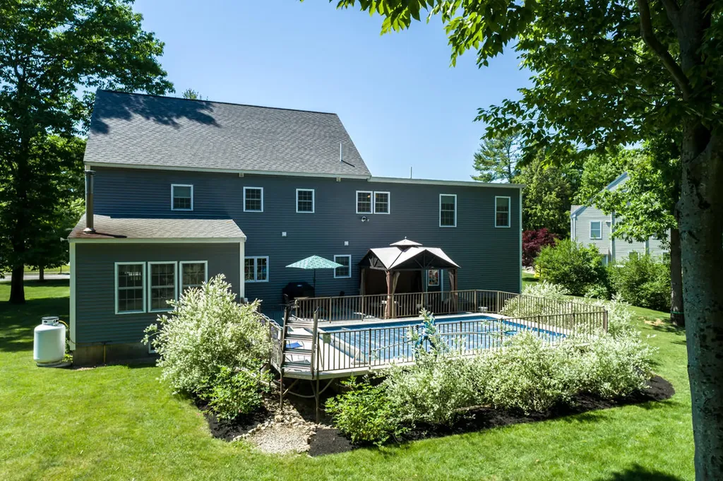 27 Ericas Way Kennebunk ME 04043