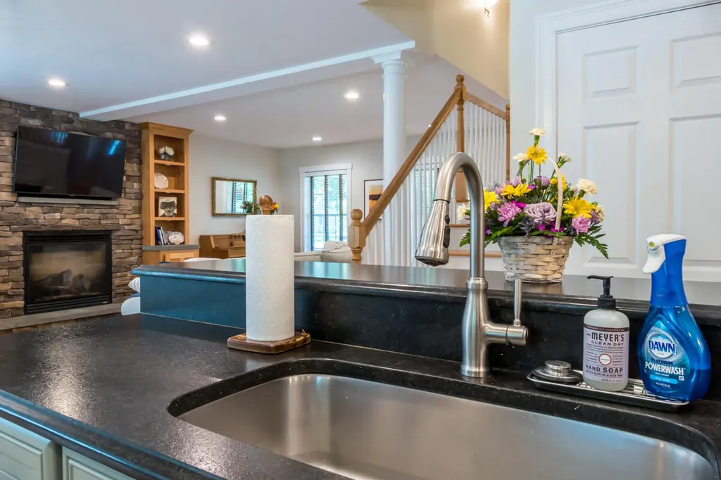 27 Ericas Way Kennebunk ME 04043