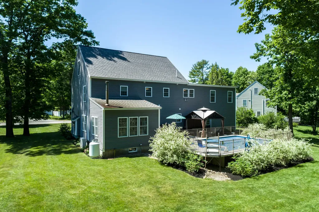 27 Ericas Way Kennebunk ME 04043