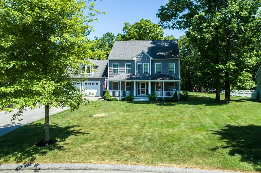 27 Ericas Way Kennebunk ME 04043