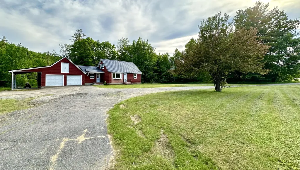 179 Auburn Road Peru ME 04290