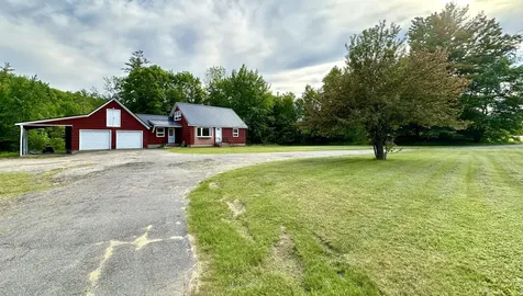 179 Auburn Road Peru ME 04290