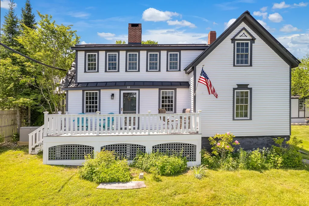 22 Federal Street Wiscasset ME 04578