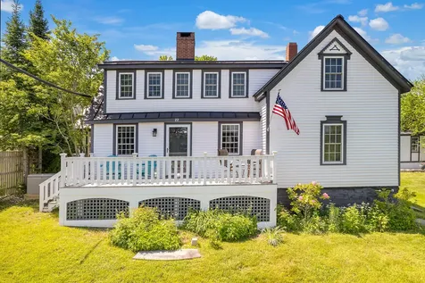 22 Federal Street Wiscasset ME 04578