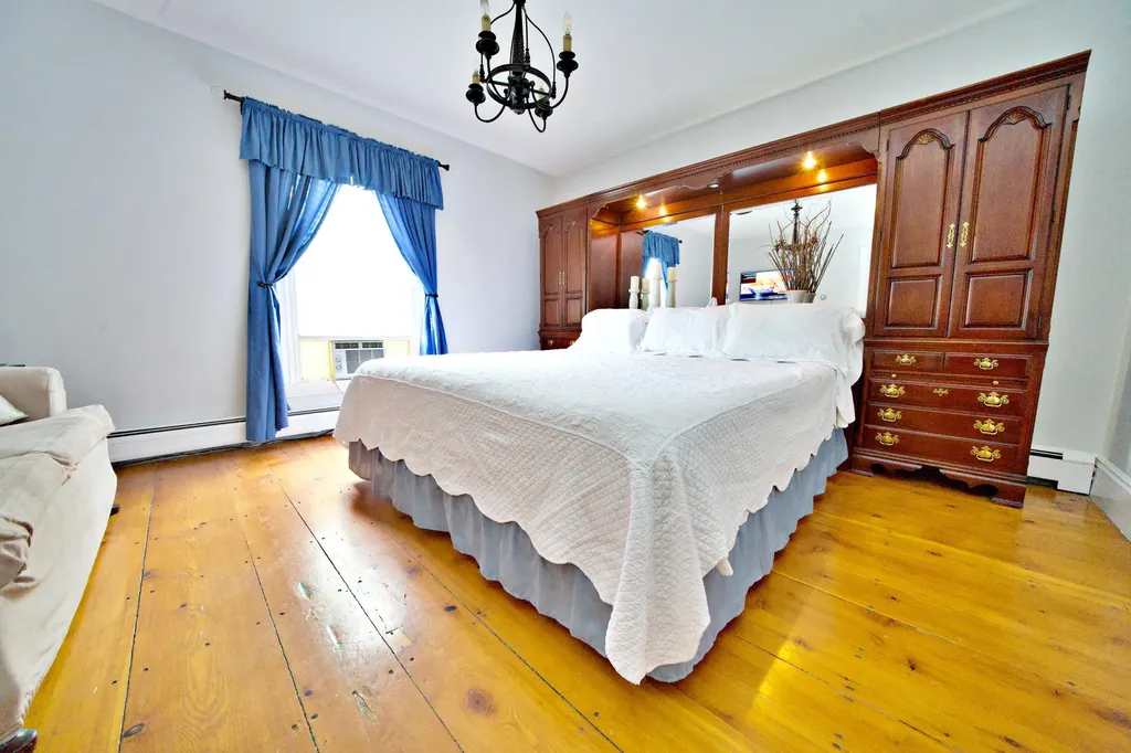 132 Congress Street Belfast ME 04915