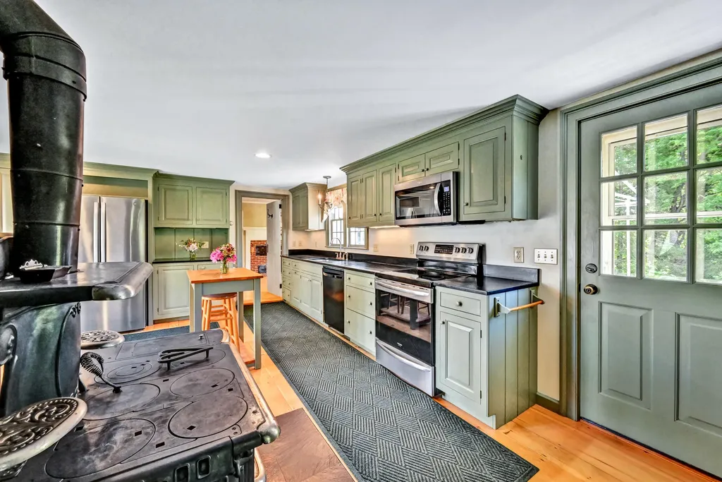 1302 High Street Bath ME 04530
