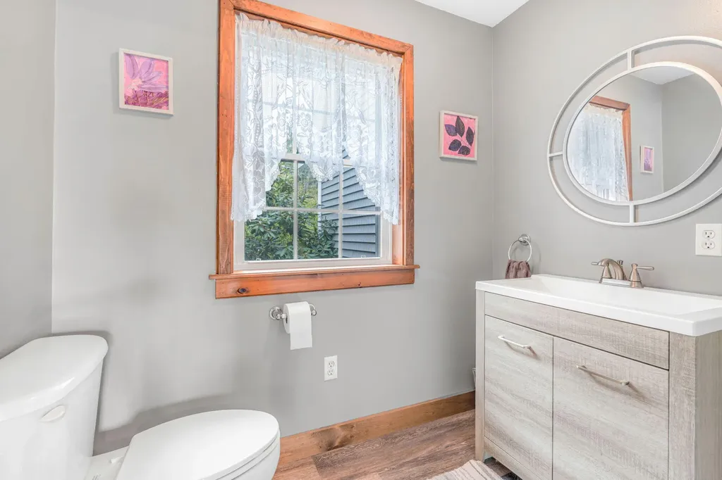 33 Mckinnon Road Bucksport ME 04416