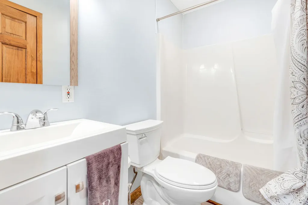 33 Mckinnon Road Bucksport ME 04416