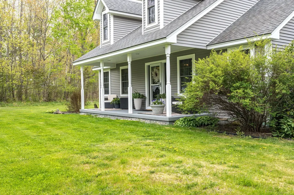 33 Mckinnon Road Bucksport ME 04416